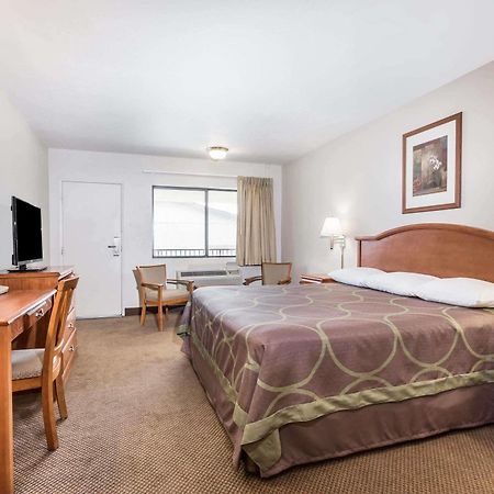 Super 8 By Wyndham Tempe/Asu/Airport Hotel Exterior photo