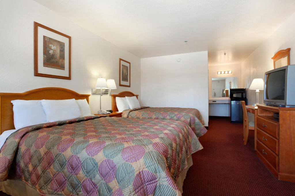 Super 8 By Wyndham Tempe/Asu/Airport Hotel Room photo