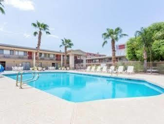Super 8 By Wyndham Tempe/Asu/Airport Hotel Exterior photo